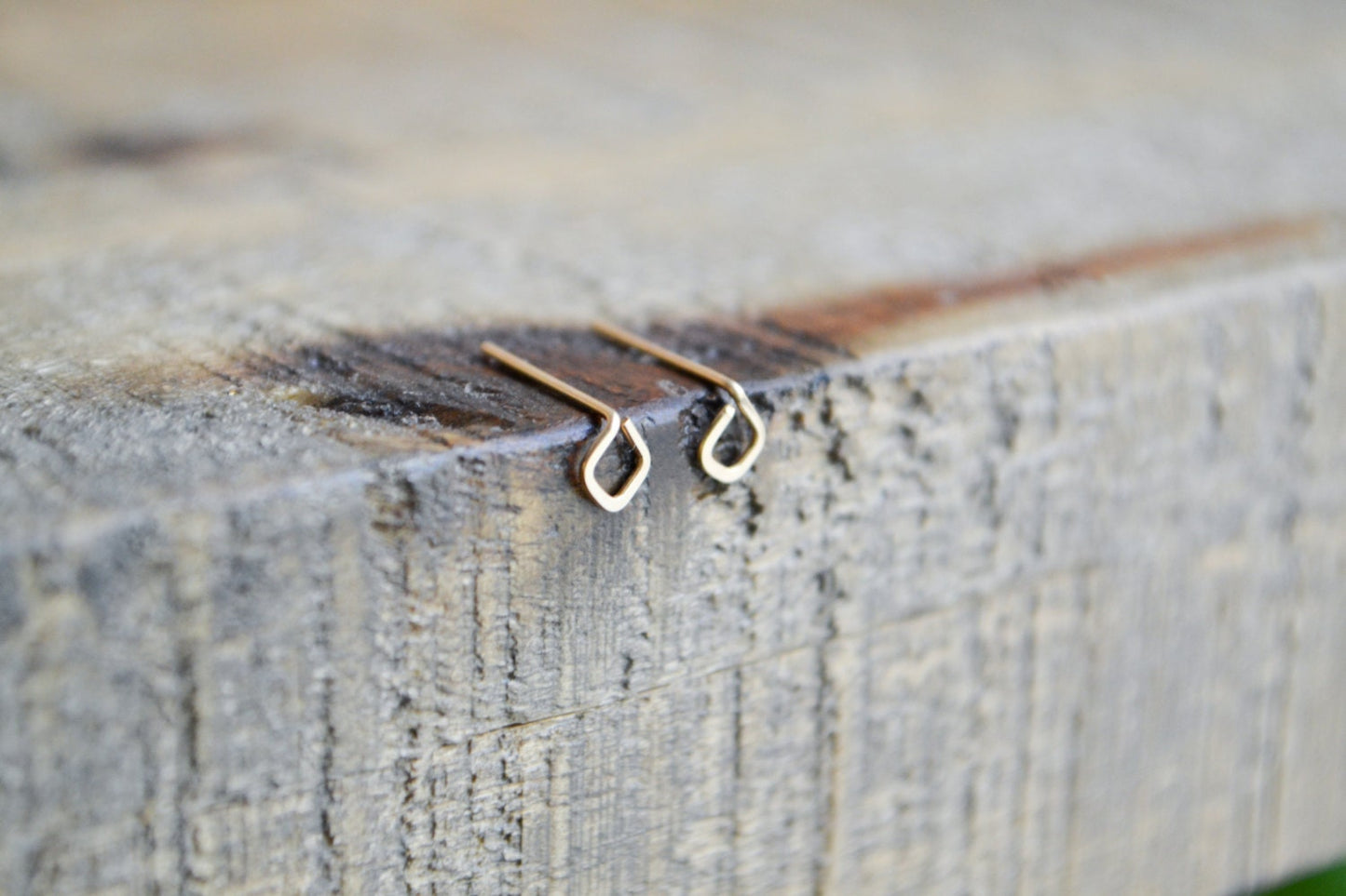 Theia Studs