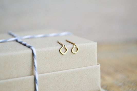 Theia Studs